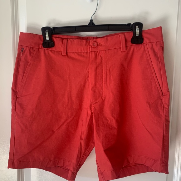 Vineyard Vines 7 Inch Performance On-The-Go Shorts - Picture 1 of 3